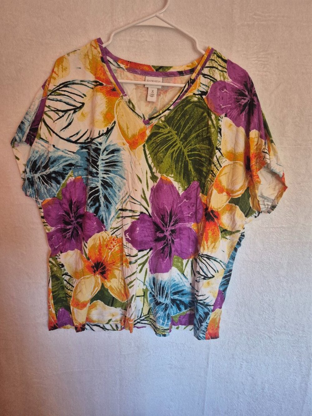 Weekends by Chico’s Floral Tee Size 3 / XL Tropicalcore Resortwear Grandmacore